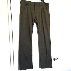 New Jachs New York Men's Dark Olive Jeans Straight Leg Cotton NWOT Sz 38" X 33"